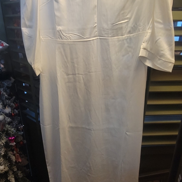 FHQ Collection satin dress - Picture 3 of 4